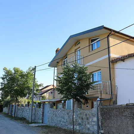 Alloggio in famiglia La Casa Di Fatmir Shkodër
