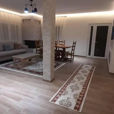 La Casa Di Fatmir 民宿 Shkodër