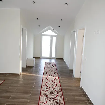 La Casa Di Fatmir