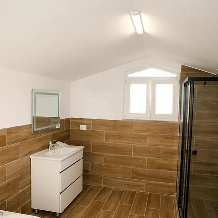 La Casa Di Fatmir Homestay